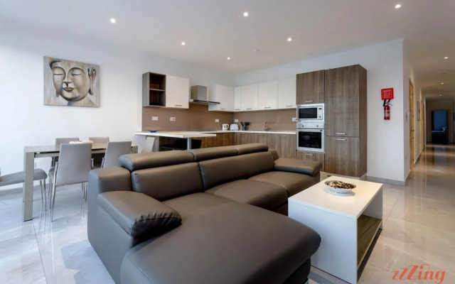 Seafront Penthouse w Unobstructed Sea Views