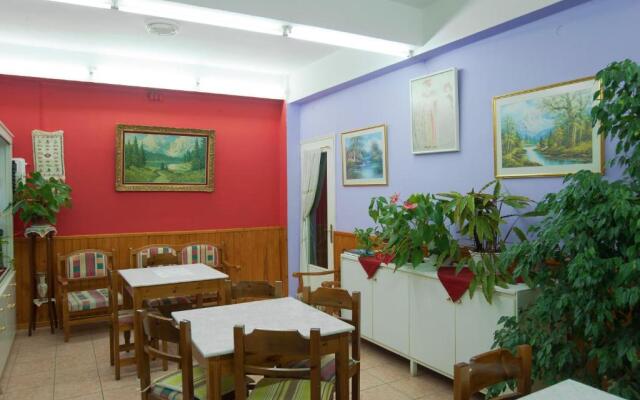 Hotel Athina