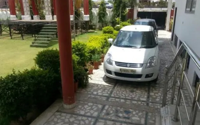 Mahaveer Kunj