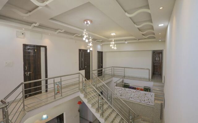 OYO 10287 Home 3BHK Villa near Lake City Mall
