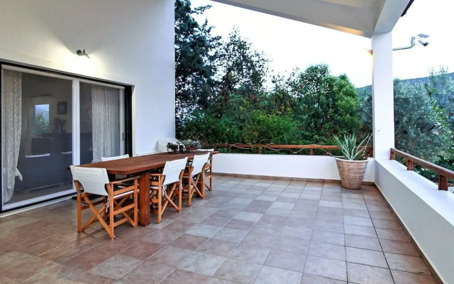 Beautiful Villa With Swimming Pool Near Nafplion