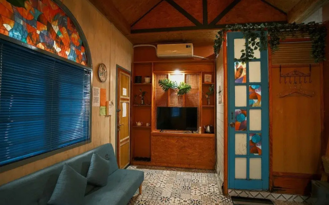 1984 Hotel Kien Giang