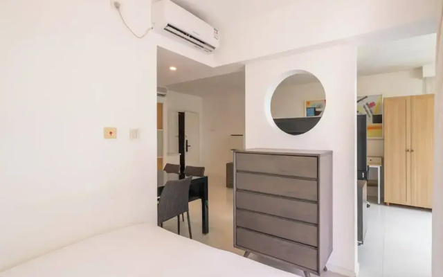 Tyms Xujiahui Elegant 1BR APT