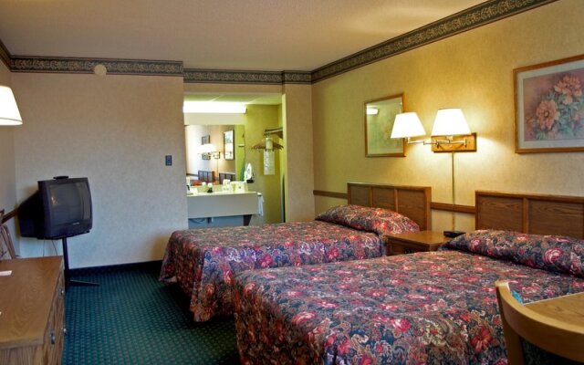 Econo Lodge Inn & Suites Salina