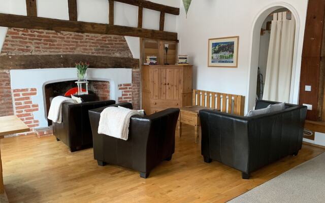 Rooms at no Three, Chameleon House