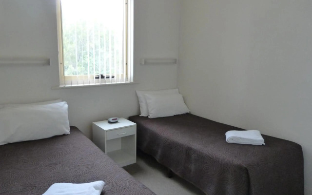 Glenelg Holiday Apartments
