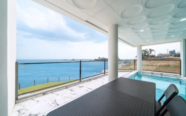ON Pool Villa