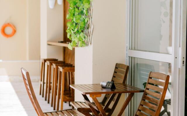 Zephyros Hotel