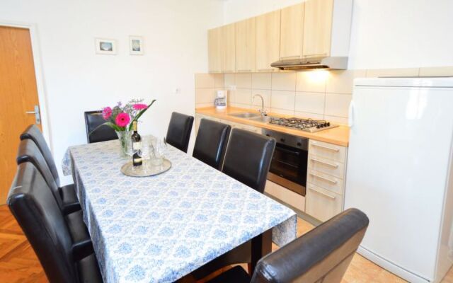 Apartment Rina Paros 41123