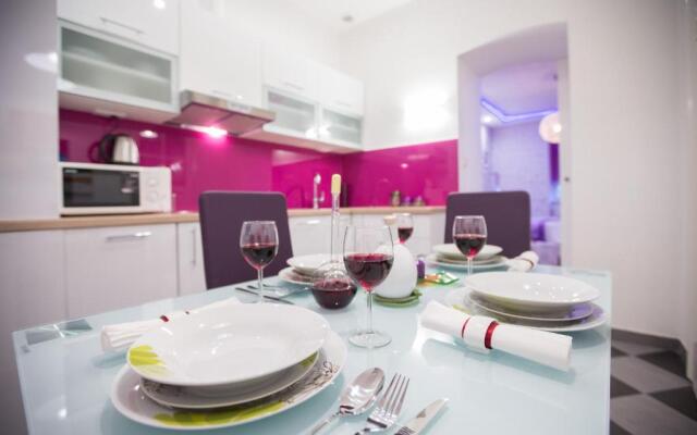 Apartment Center Four stars