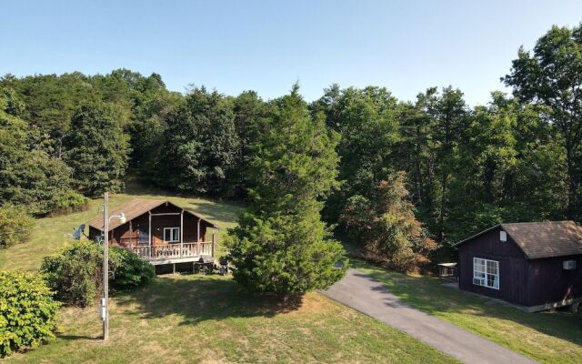 Whispering Hills - Couples Getaway