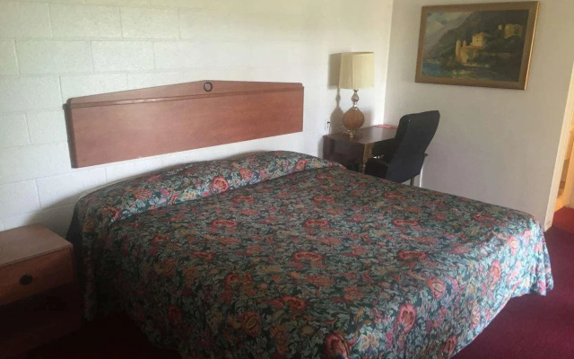Knights Inn Fairview
