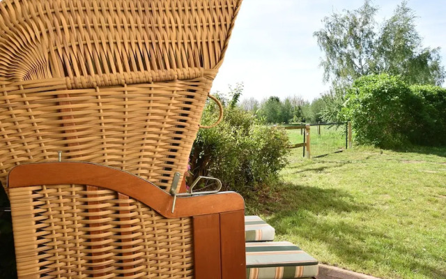 Spacious Apartment in Stove with Waterfront