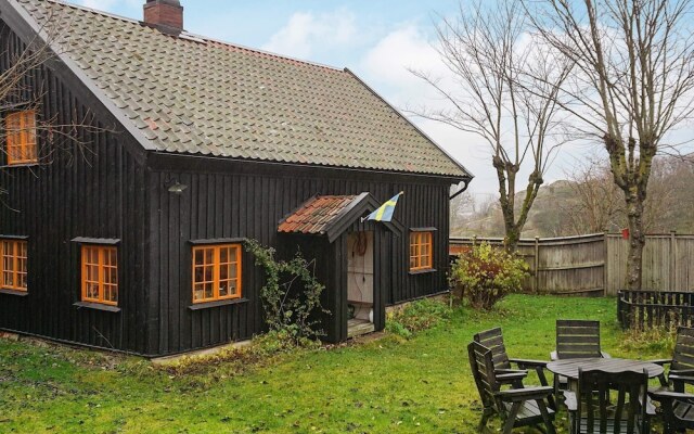 6 Person Holiday Home in Hamburgsund
