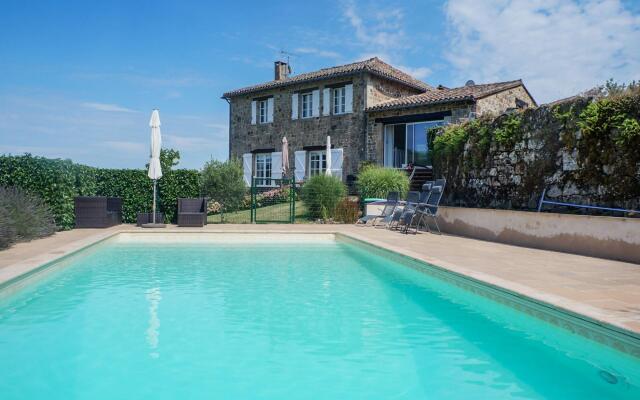 Superb Holiday Home in Saint-Beauzile with Private Pool