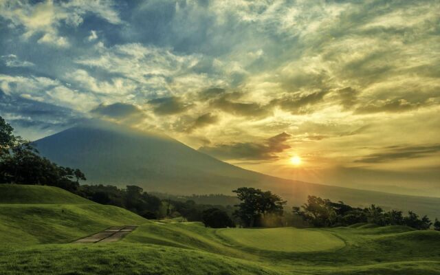 Hotel La Reunion Golf Resort and Residences