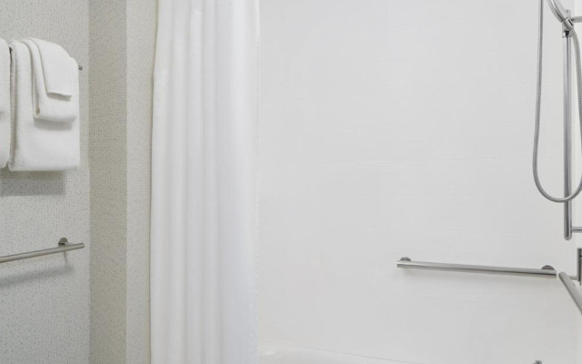 Holiday Inn Express & Suites Brunswick by IHG