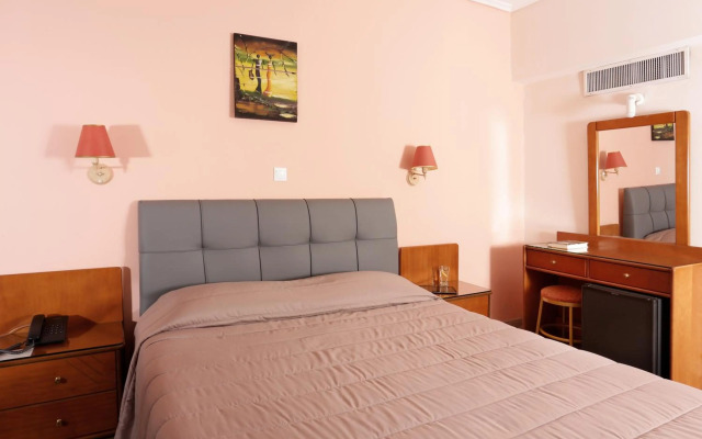 Xenophon Hotel