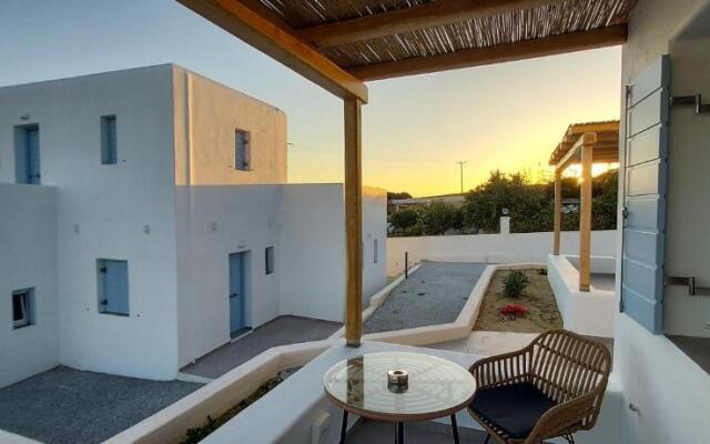 Casa Di Kimolos Apartments