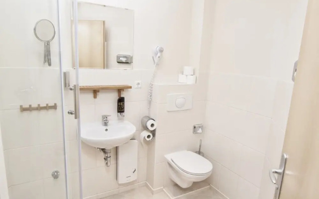 Singer109 Hostel