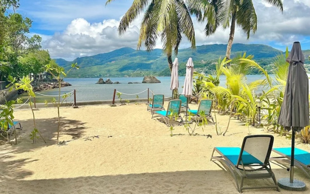 Pineapple Beach Villas