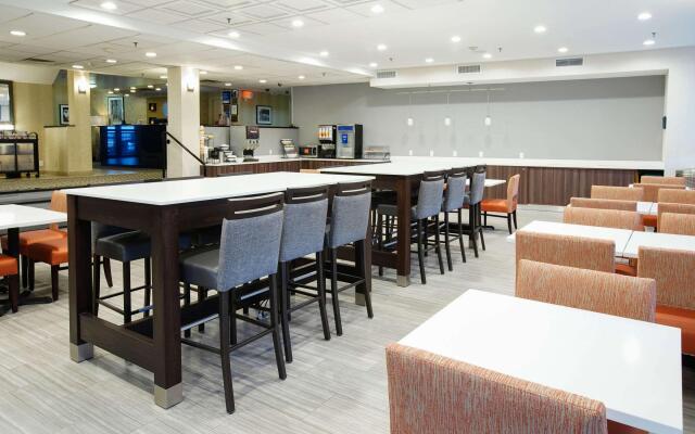 Best Western Paramus Hotel & Suites