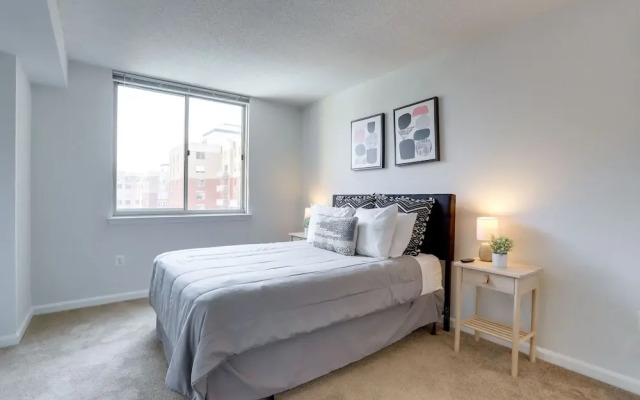 Fantastic Business Condo at Ballston