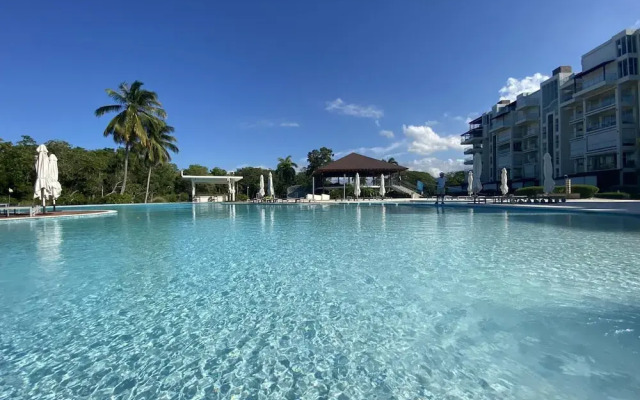 Georgeus 4BR Apartment at Blue Jacktar