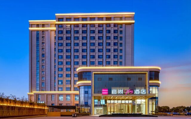 Echarm Plus Hotel