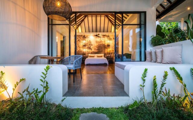 Splendid Private Villa, 4 BR, Canggu With Staff