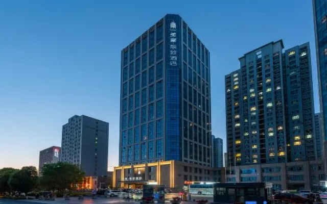 Mehoo Lestie Hotel (Urumqi Wanda Plaza High-speed Railway Station)