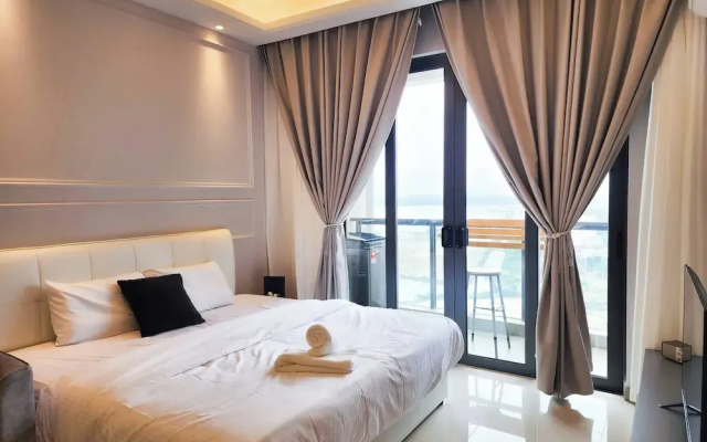 R & F Princess Cove CK Homestay