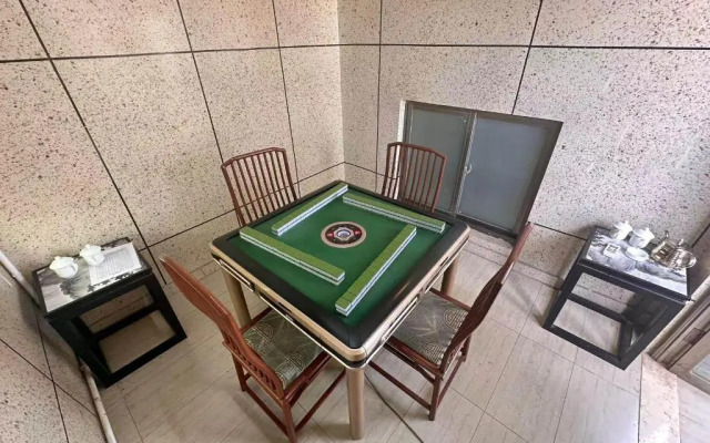 Vienna International Hotel (Haikou Old Town High-speed Railway Station)