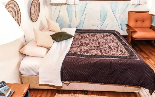 Kamaki House