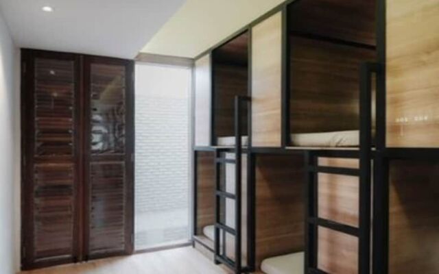 Semalam at Sun Yat Sen