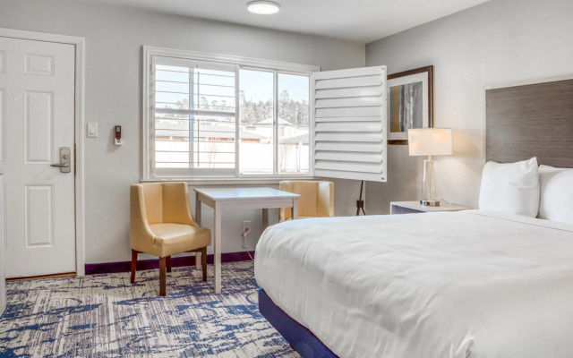 Creekside Inn Downtown - Cambria