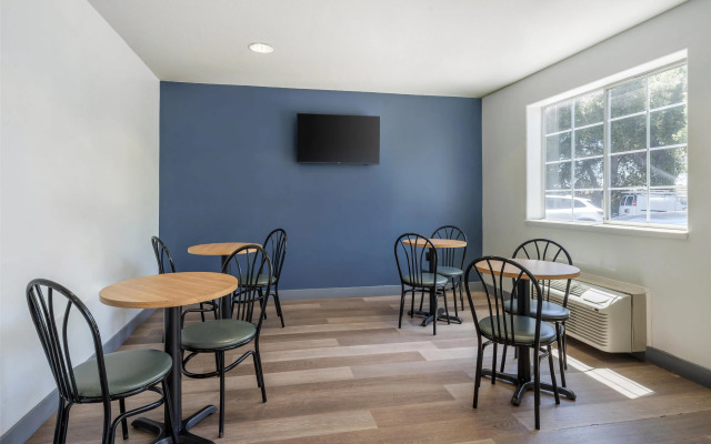 SureStay by Best Western Sacramento South Natomas