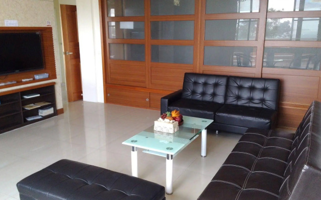 Caitlyn Hostel