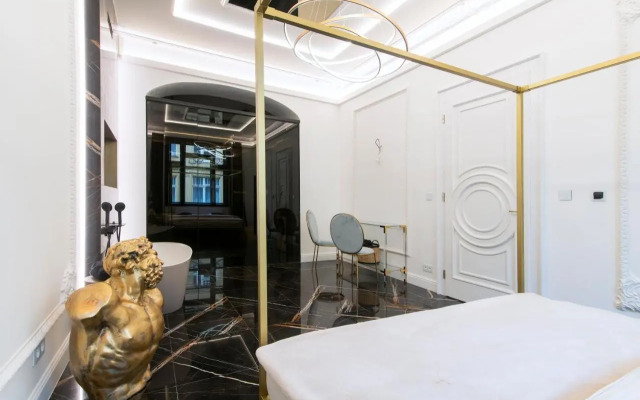Antique Glam Apartment in Old Town Prague