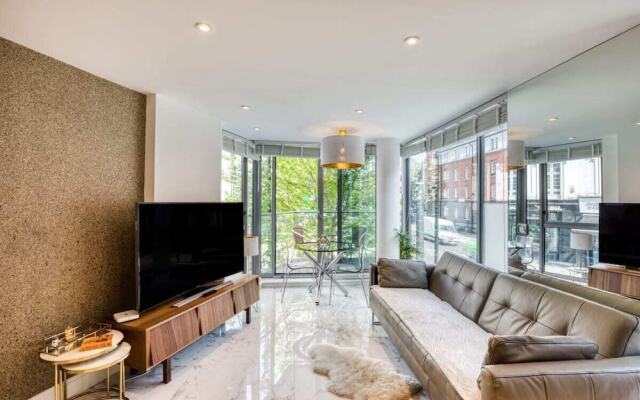 Stylish 1bdr Apt W/balcony, Near Victoria Station