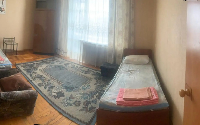 Двухкомнатная квартира в центре.