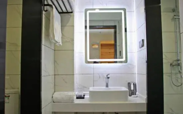 Xuzhou Yunjing Hotel (Normal College Tongshan Wanda Branch)