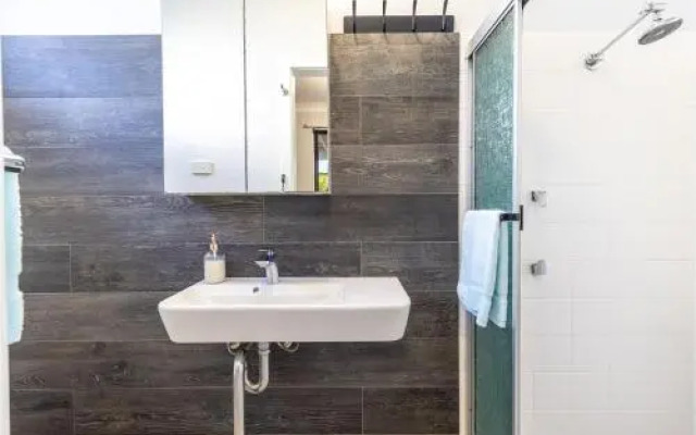 Away @ Nelson Bay, 29 Wollomi Avenue