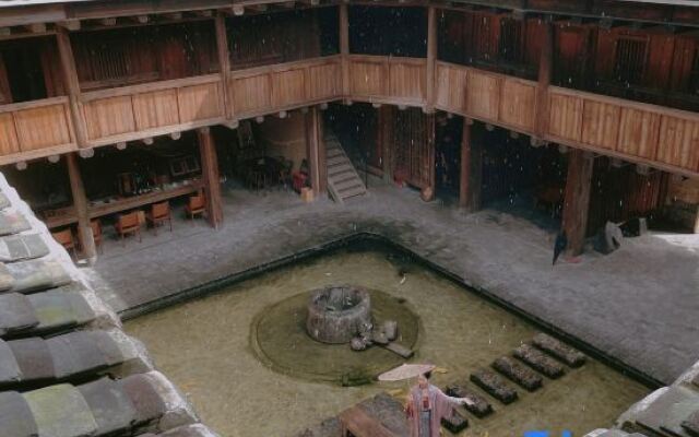 Yunshui Ruyi Travel And DL Tulou Culture B&B