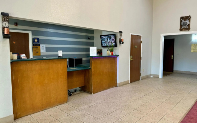 Star City Inn & Suites