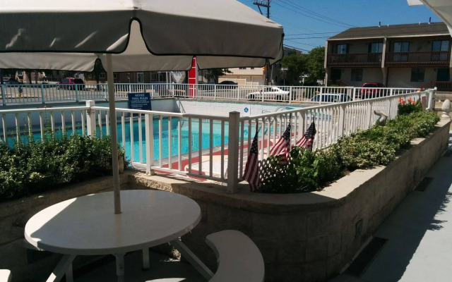 Pink Champagne Motel