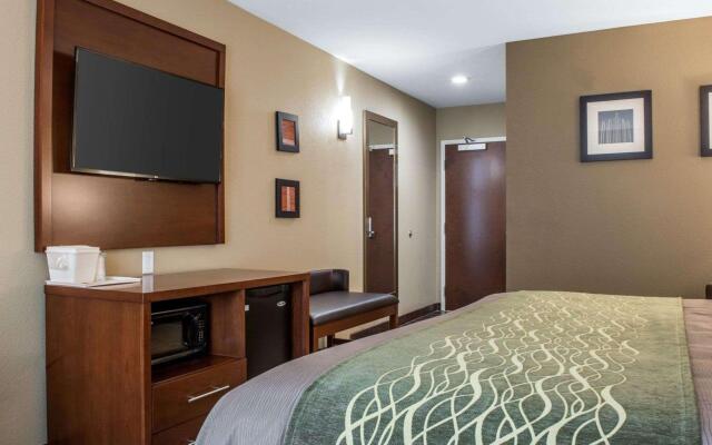 Comfort Inn & Suites Pittsburgh South