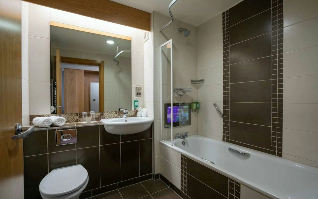 Belmore Court & Motel