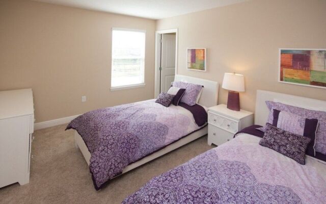 Oakview 4213 6 Br villa by RedAwning