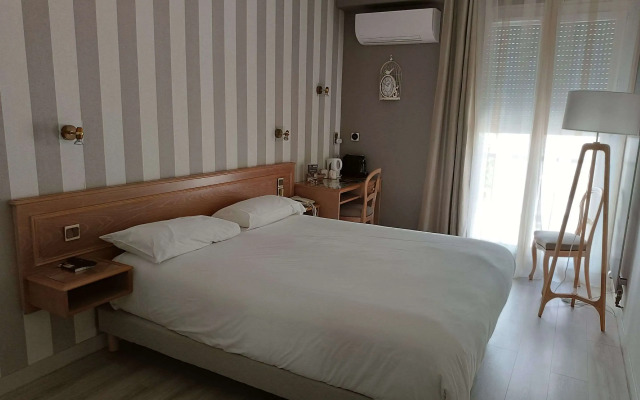 Contact Hôtel des Deux Moulins Limoges - Proche de la gare